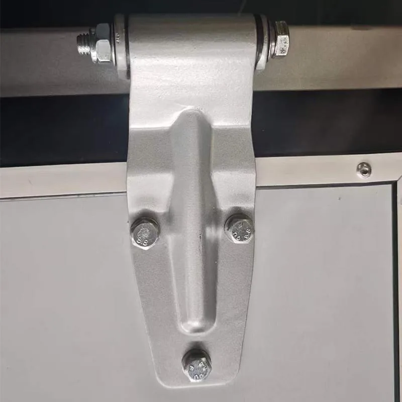 Dveřní pant pro nákladní automobil